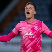Lawrence Shankland netted a double in the 3-2 win over Dundee